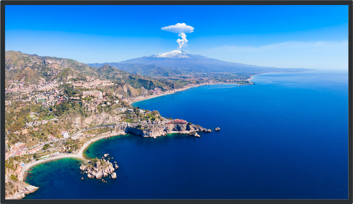 Panasonic TH-43SQ3: 43 Inch 4K UHD Professional Display, 500 cd/m2, view 2
