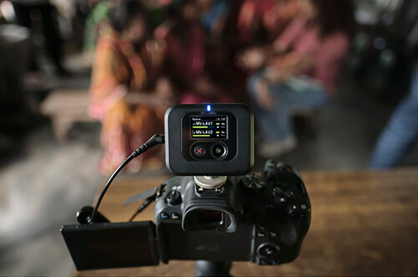 Shure MV-R-Z7 MoveMic Plug-in Wireless Microphone Receiver with Camera Shoe Mount