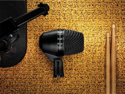 Shure PGA52-XLR Dynamic Kick Drum Microphone with XLR Cable